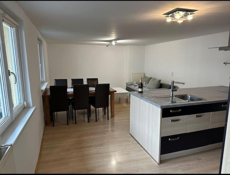 Maisonette-Apartment Mit Grosser Terrasse Im Zentrum Von Bregenz Ngoại thất bức ảnh